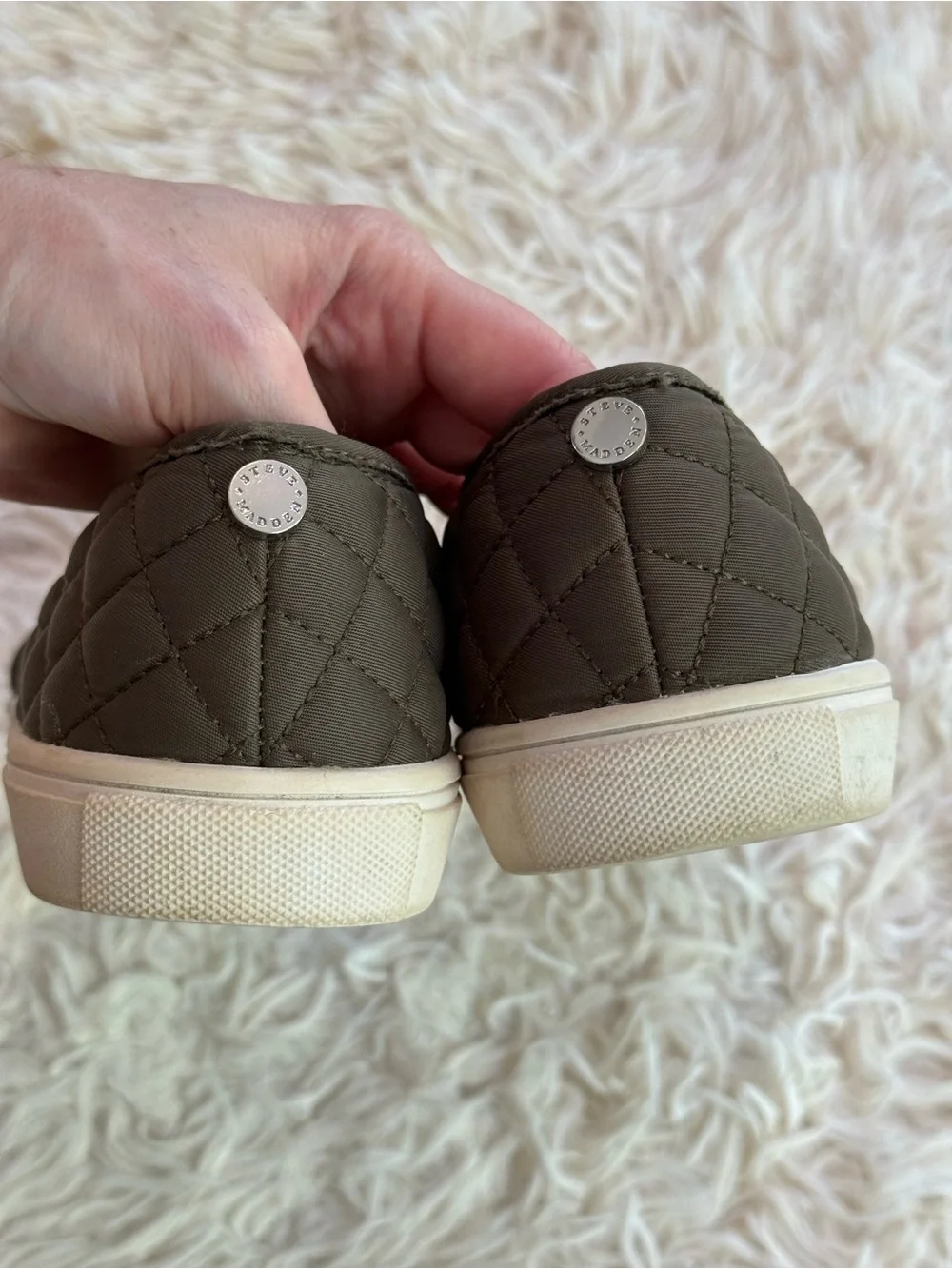 Steve Madden Quilted Slip On Sneakers Olive Green Casual Shoes Women’s Size 8